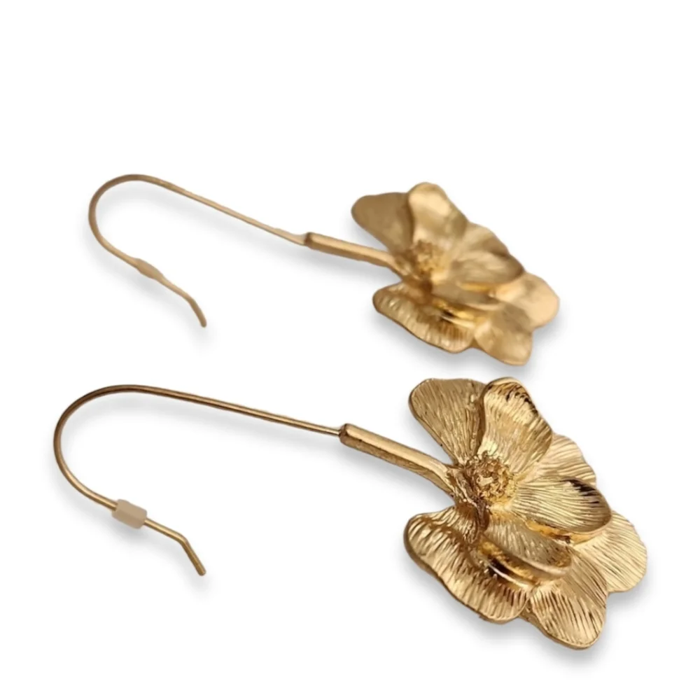 INCREDIBLE GOLD TONE 3D Flower Hanging Earrings Drop Hook Floral Minimalist Luxe